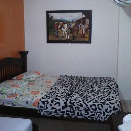 Hotel Emperatriz Armenia  Dış mekan fotoğraf