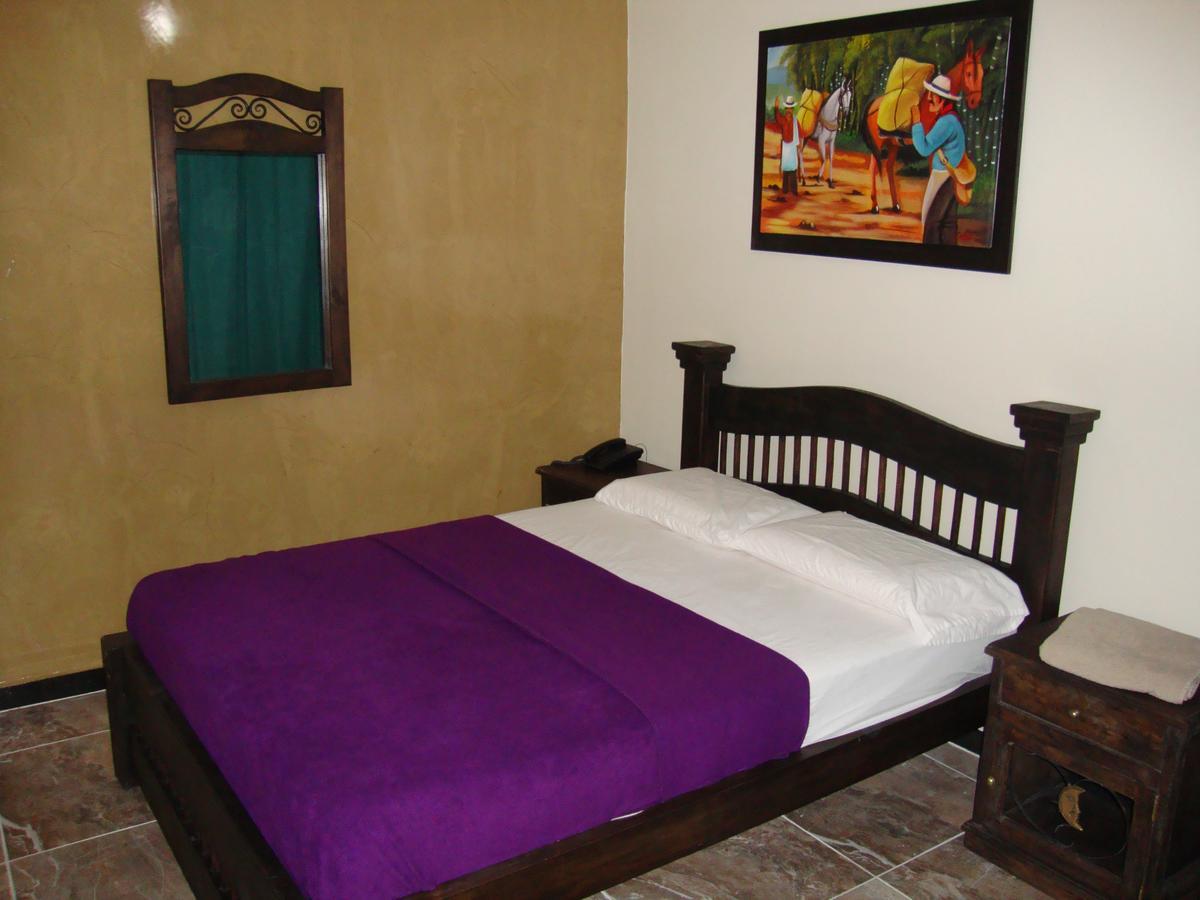 Hotel Emperatriz Armenia  Dış mekan fotoğraf