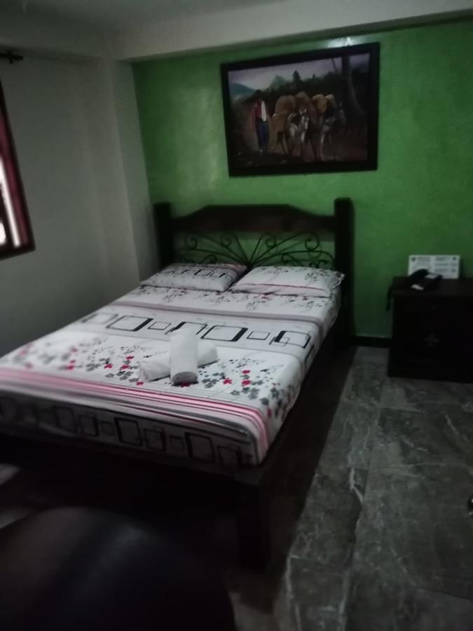 Hotel Emperatriz Armenia  Dış mekan fotoğraf