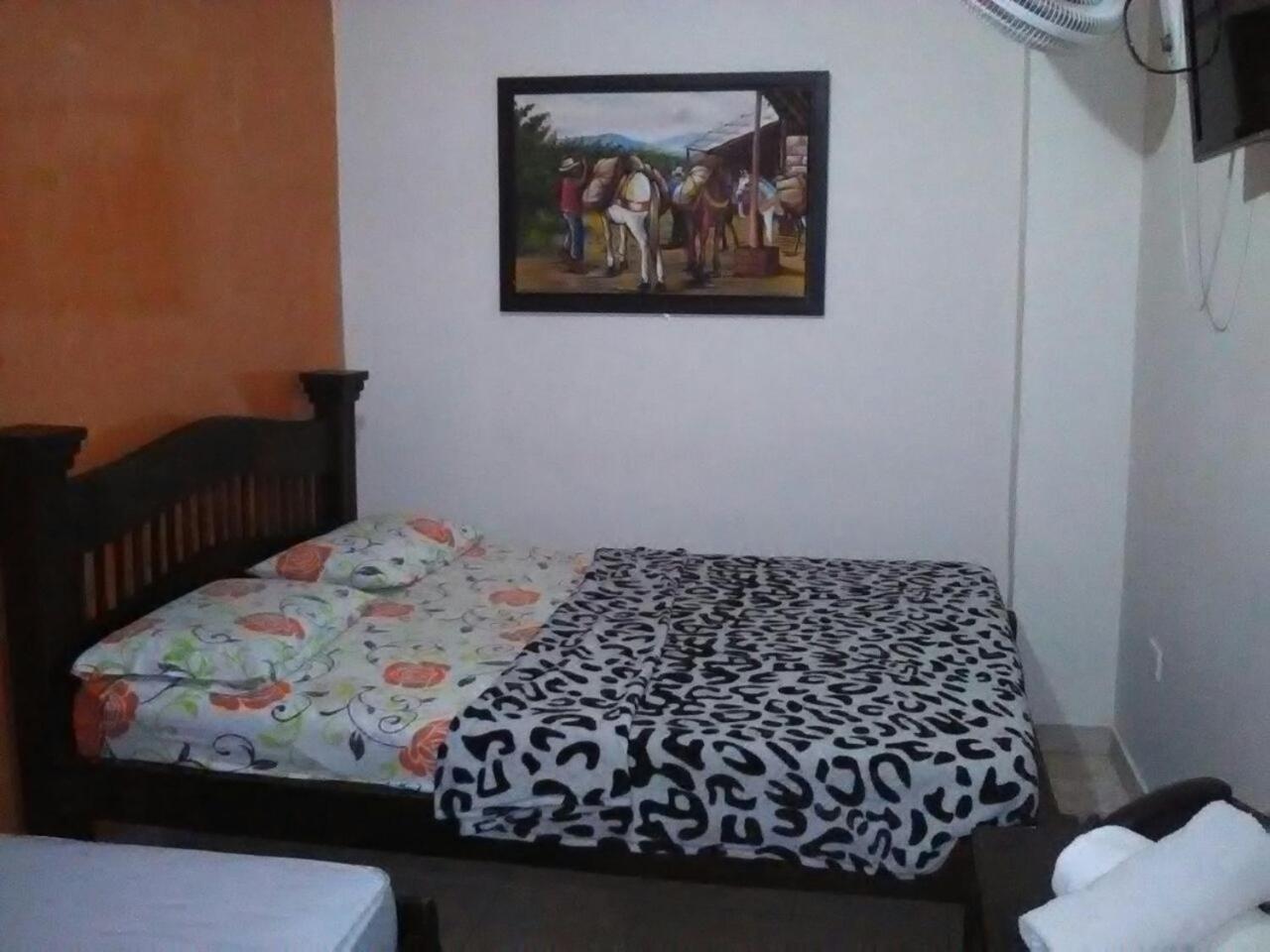 Hotel Emperatriz Armenia  Dış mekan fotoğraf